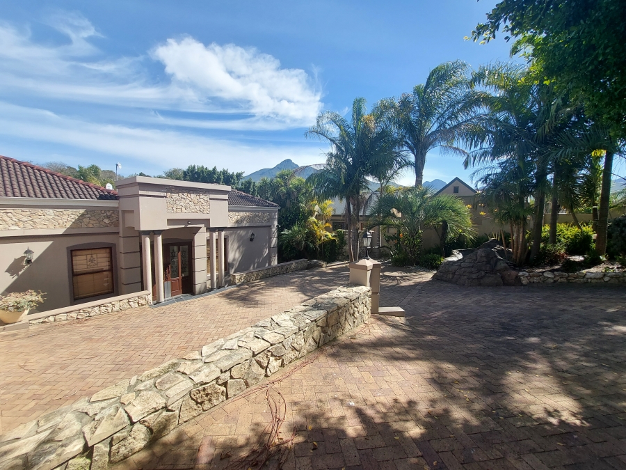 4 Bedroom Property for Sale in Panorama Western Cape